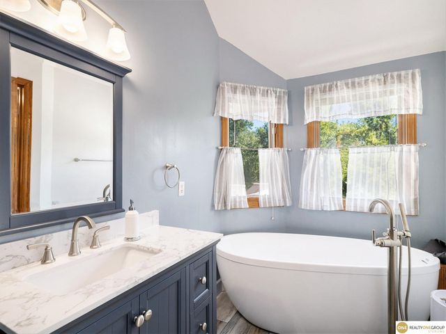 16113 Josephine Street, Omaha, NE 68136