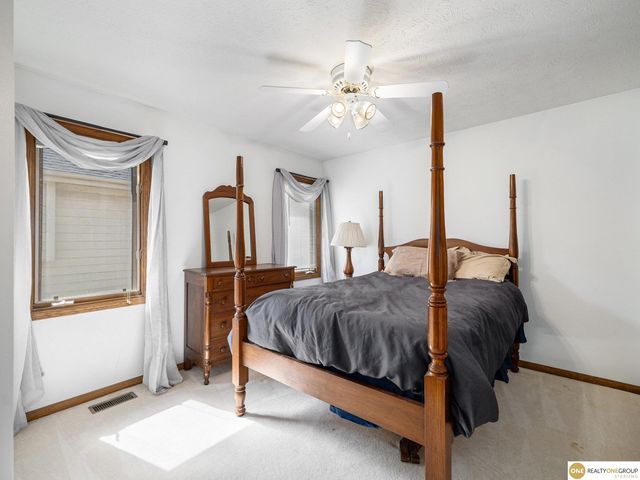 16113 Josephine Street, Omaha, NE 68136