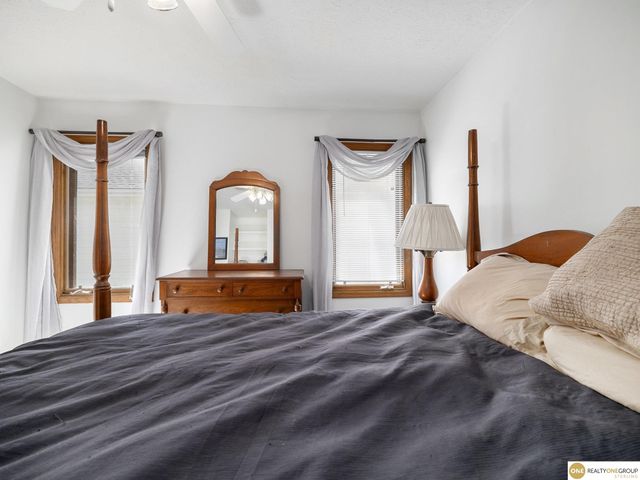 16113 Josephine Street, Omaha, NE 68136