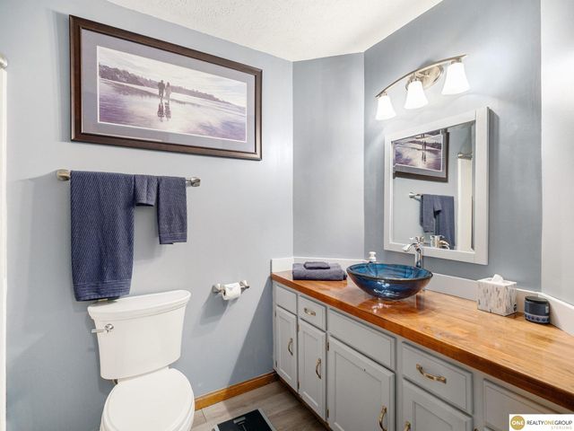 16113 Josephine Street, Omaha, NE 68136