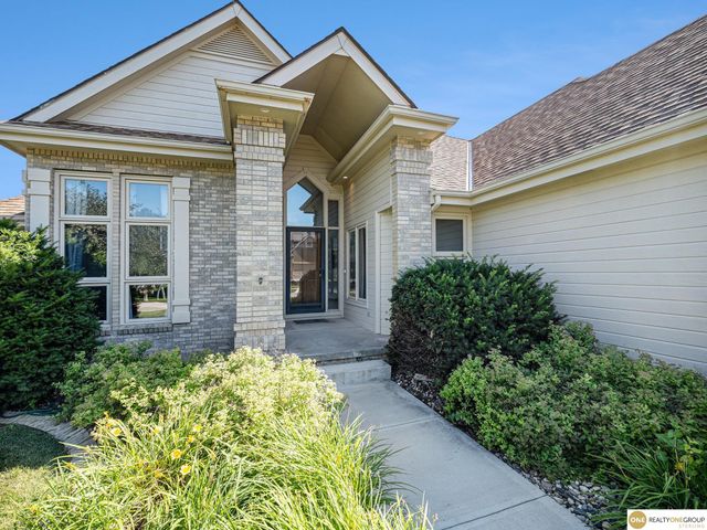 16113 Josephine Street, Omaha, NE 68136