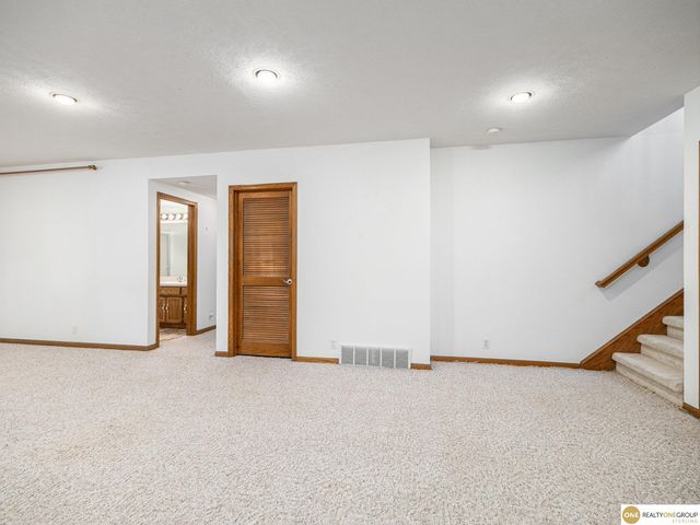 16113 Josephine Street, Omaha, NE 68136