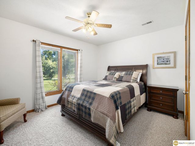 16113 Josephine Street, Omaha, NE 68136