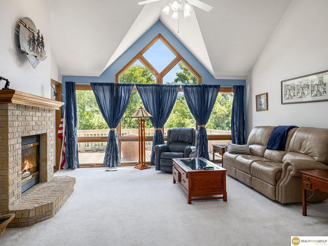 16113 Josephine Street, Omaha, NE 68136