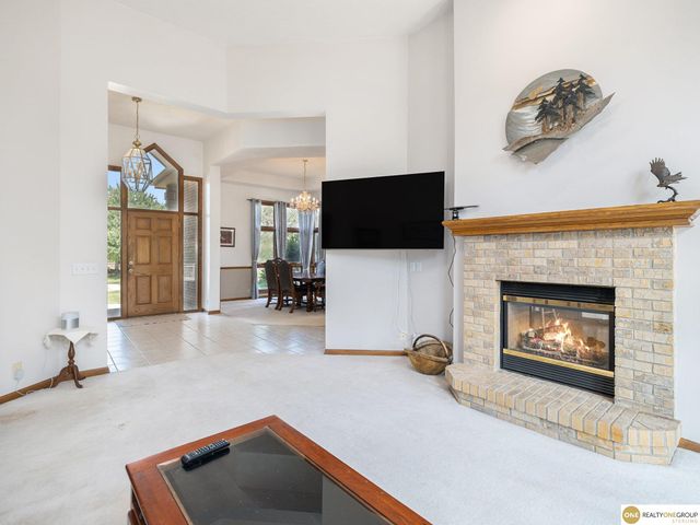 16113 Josephine Street, Omaha, NE 68136