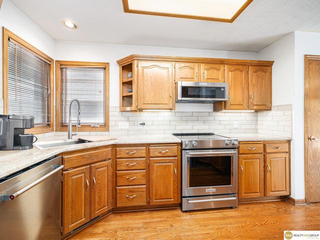 16113 Josephine Street, Omaha, NE 68136