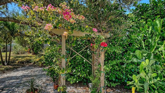 5348 BENT OAK DRIVE, Sarasota, FL 34232