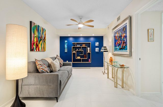 6065 Pointe Regal Circle, Delray Beach, FL 33484