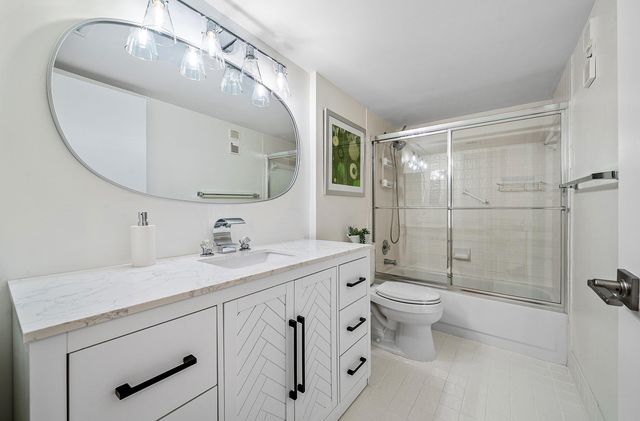 6065 Pointe Regal Circle, Delray Beach, FL 33484