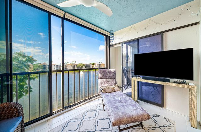 6065 Pointe Regal Circle, Delray Beach, FL 33484