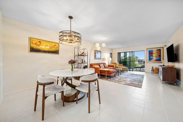 6065 Pointe Regal Circle, Delray Beach, FL 33484
