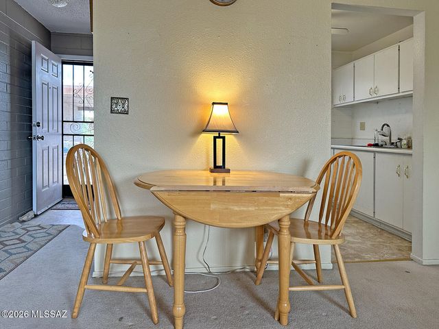 1755 S Jones Blvd Apt R207, Tucson, AZ 85713