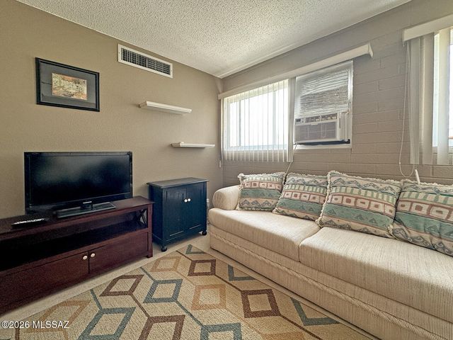 1755 S Jones Blvd Apt R207, Tucson, AZ 85713