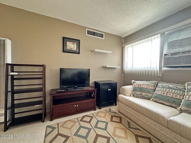 1755 S Jones Blvd Apt R207, Tucson, AZ 85713
