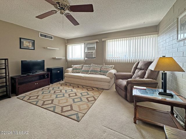 1755 S Jones Blvd Apt R207, Tucson, AZ 85713