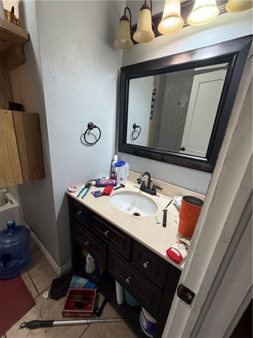 1337 Cambridge Dr, Corpus Christi, TX 78415