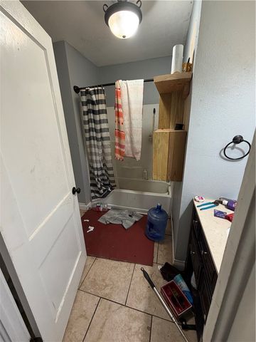 1337 Cambridge Dr, Corpus Christi, TX 78415