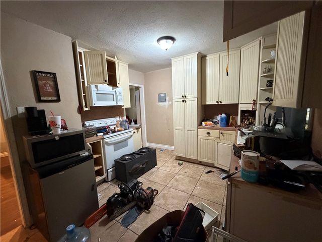 1337 Cambridge Dr, Corpus Christi, TX 78415