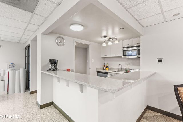 1800 N STANTON Street 204, El Paso, TX 79902