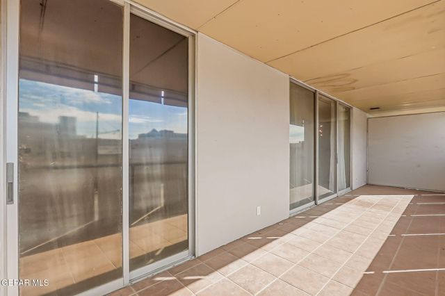 1800 N STANTON Street 204, El Paso, TX 79902