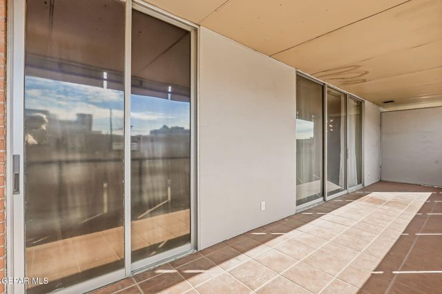 1800 N STANTON Street 204, El Paso, TX 79902