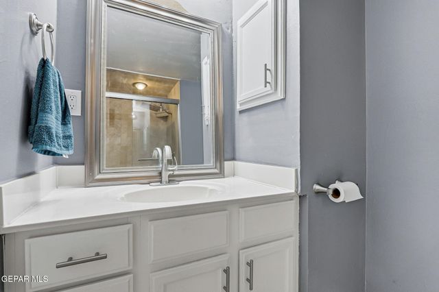 1800 N STANTON Street 204, El Paso, TX 79902