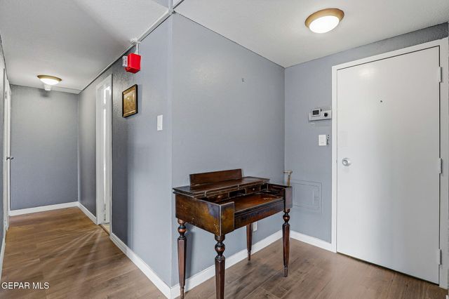 1800 N STANTON Street 204, El Paso, TX 79902