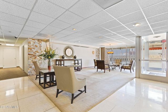 1800 N STANTON Street 204, El Paso, TX 79902