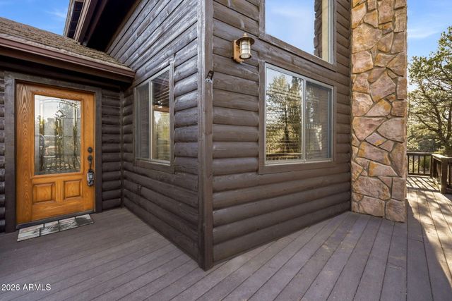 2750 Columbia Lane, Overgaard, AZ 85933