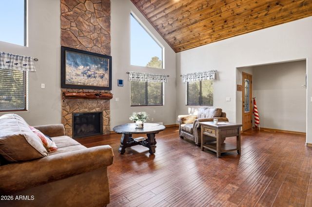 2750 Columbia Lane, Overgaard, AZ 85933