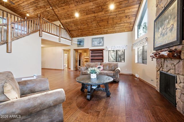 2750 Columbia Lane, Overgaard, AZ 85933