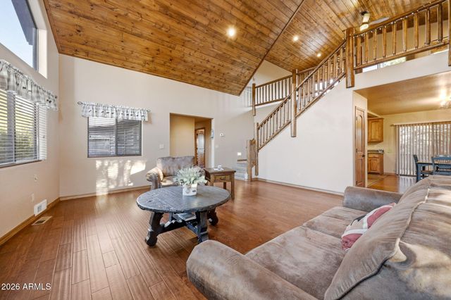 2750 Columbia Lane, Overgaard, AZ 85933