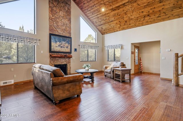 2750 Columbia Lane, Overgaard, AZ 85933