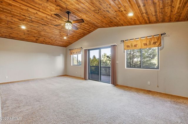 2750 Columbia Lane, Overgaard, AZ 85933