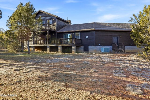 2750 Columbia Lane, Overgaard, AZ 85933