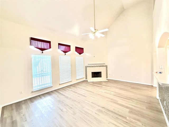 2207 Donrel Way, Houston, TX 77067