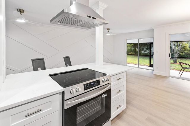 652 NE Wax Myrtle Way, Jensen Beach, FL 34957