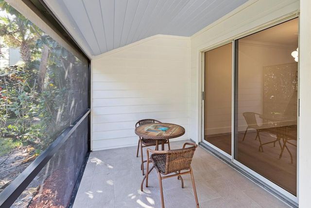 652 NE Wax Myrtle Way, Jensen Beach, FL 34957