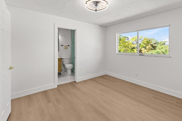 652 NE Wax Myrtle Way, Jensen Beach, FL 34957