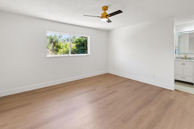 652 NE Wax Myrtle Way, Jensen Beach, FL 34957