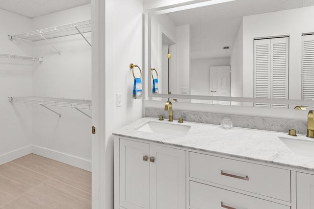 652 NE Wax Myrtle Way, Jensen Beach, FL 34957