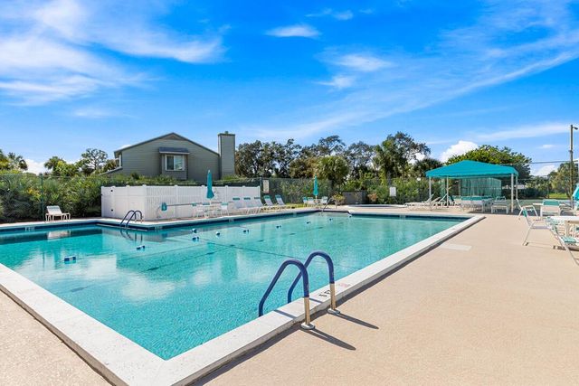 652 NE Wax Myrtle Way, Jensen Beach, FL 34957