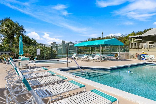 652 NE Wax Myrtle Way, Jensen Beach, FL 34957