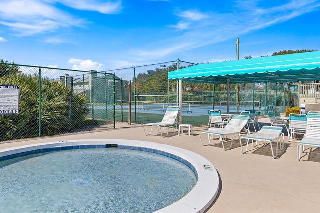 652 NE Wax Myrtle Way, Jensen Beach, FL 34957