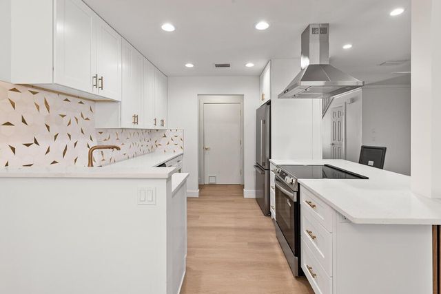 652 NE Wax Myrtle Way, Jensen Beach, FL 34957