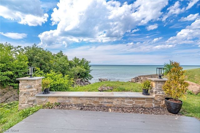 280 Buckeye Drive 7, Sheffield Lake, OH 44054