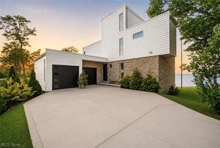 280 Buckeye Drive 7, Sheffield Lake, OH 44054