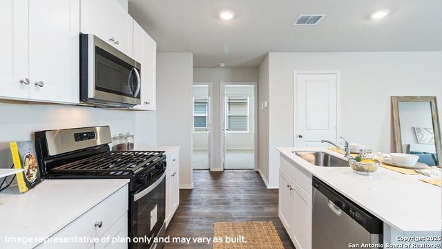 1409 Sequoia Park, Converse, TX 78109