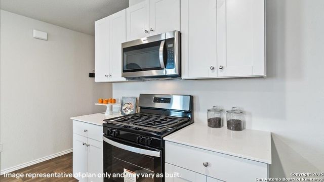 1409 Sequoia Park, Converse, TX 78109
