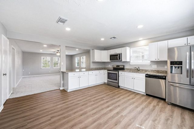 17343 Western Hill Drive, Conroe, TX 77302